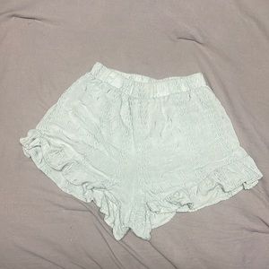 FREE ILLIA ILLIA sage green ruffled tribal details🍃 fits like a small😌